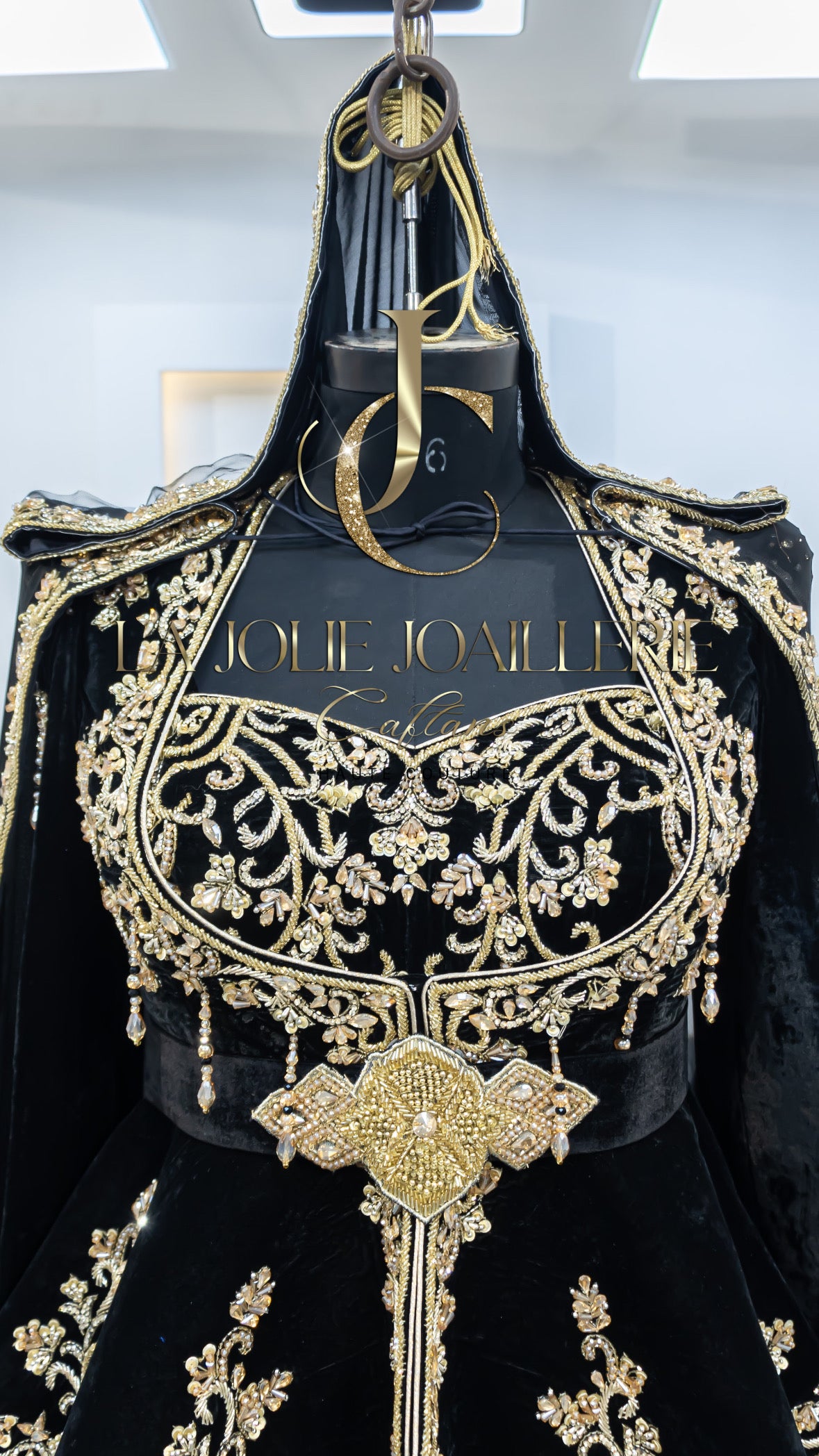 Karakou Prestige Souhila 🖤 - La Jolie Joaillerie Caftans