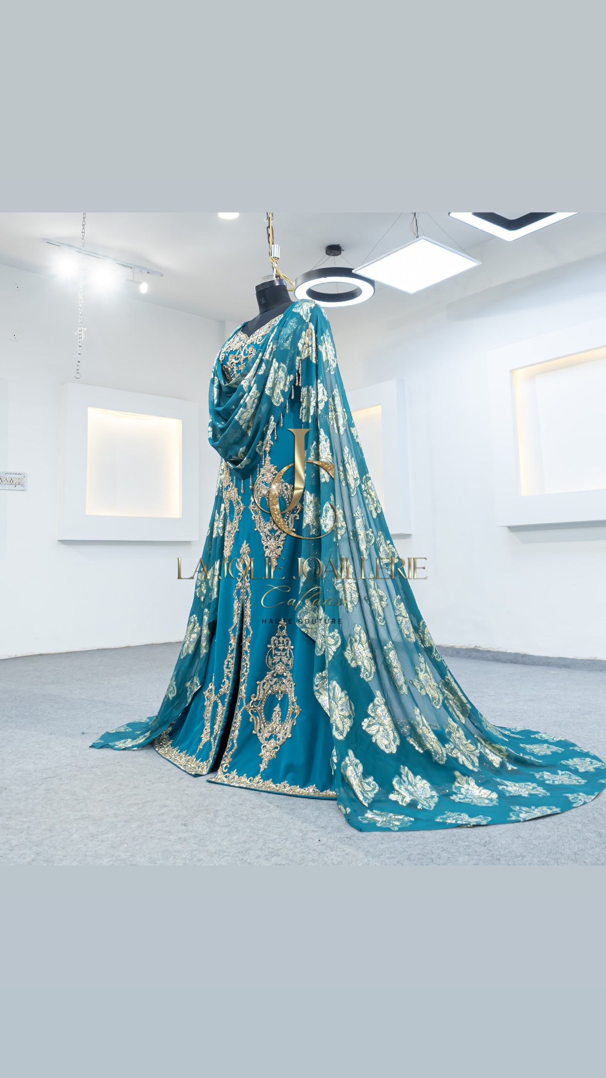 Chaouia Prestige Kamelia 🦋💎 - La Jolie Joaillerie Caftans