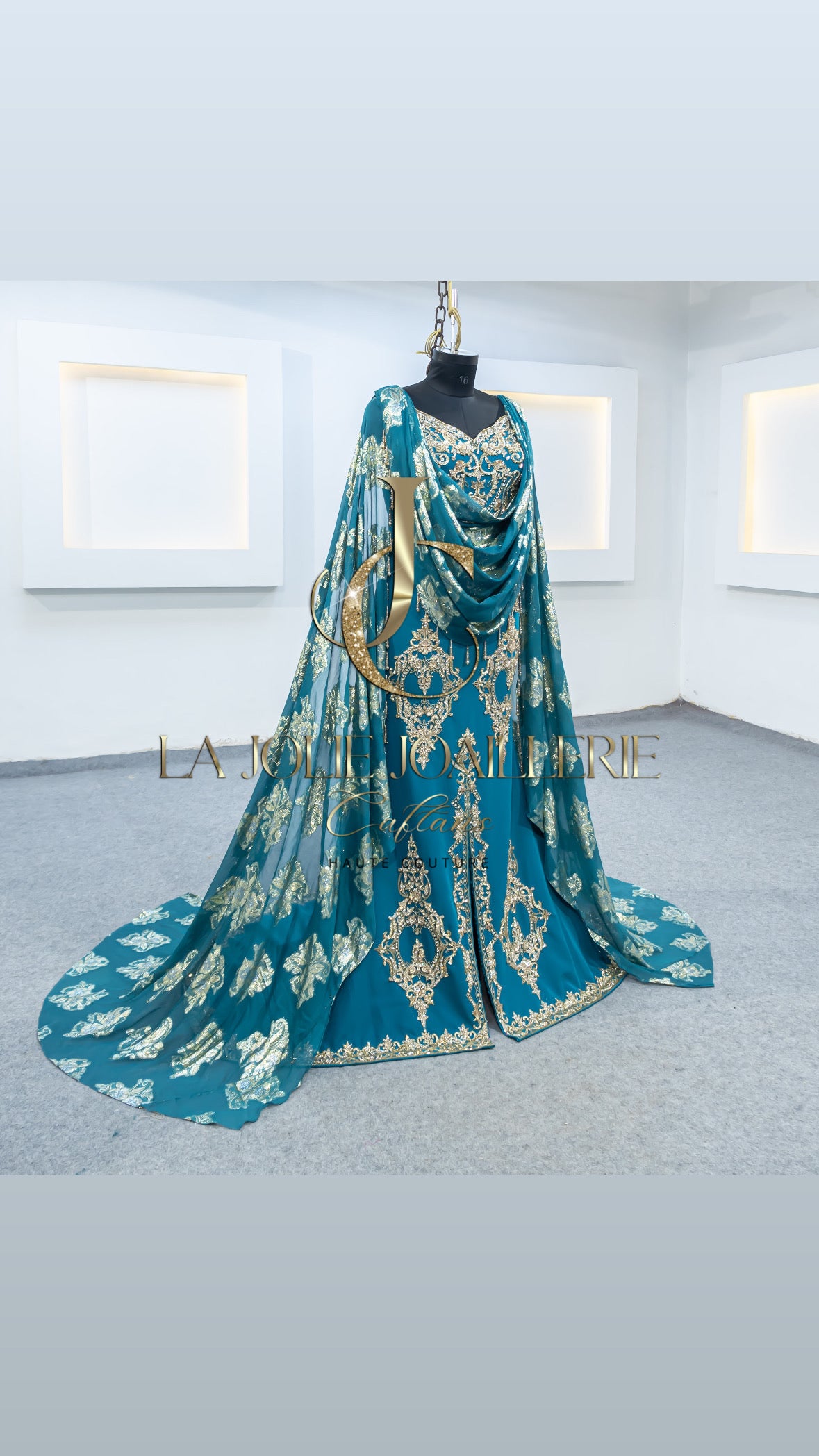 Chaouia Prestige Kamelia 🦋💎 - La Jolie Joaillerie Caftans
